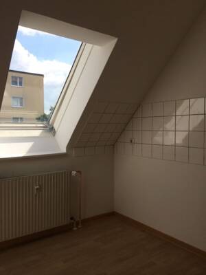 Zentrale 2-Zimmer-Wohnung mit verglaster Loggia - WBS erforderlich! – 33647 Bielefeld – Vorschaubild 3