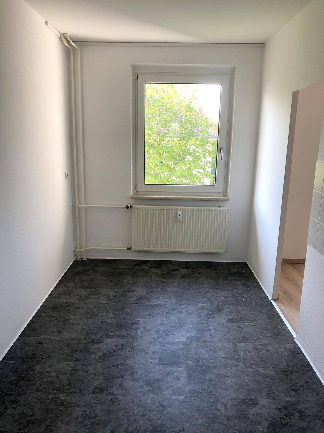 Attrakktive 3-Raum Wohnung mit Balkon und Stellplatz – Chemnitz – Vorschaubild 7