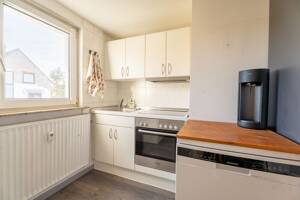 Großzügige 104 m² Dachgeschosswohnung mit Gartenanteil in Wiesbaden-Delkenheim – 65205 Wiesbaden – Vorschaubild 5