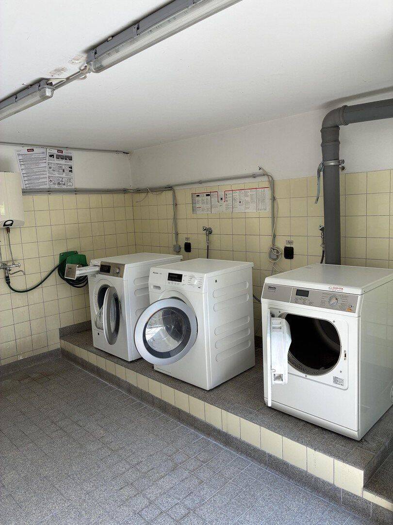 Zentrale, möblierte Zweizimmerwohnung mit Stellplatz (WG möglich) – München – Vorschaubild 8