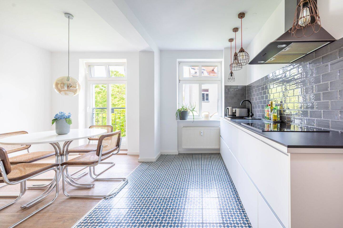 ?? Moderne 3-Zi.-Maisonette zw. Mitte & Prenzlauer Berg mit Designküche, Tageslichtbad im Innenhof – Berlin – Vorschaubild 4