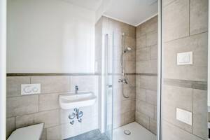 Erstbezug! Helle 2-Zimmer-Wohnung mit großer Dachterrasse & traumhaftem Seeblick! – 13585 Berlin – Vorschaubild 5