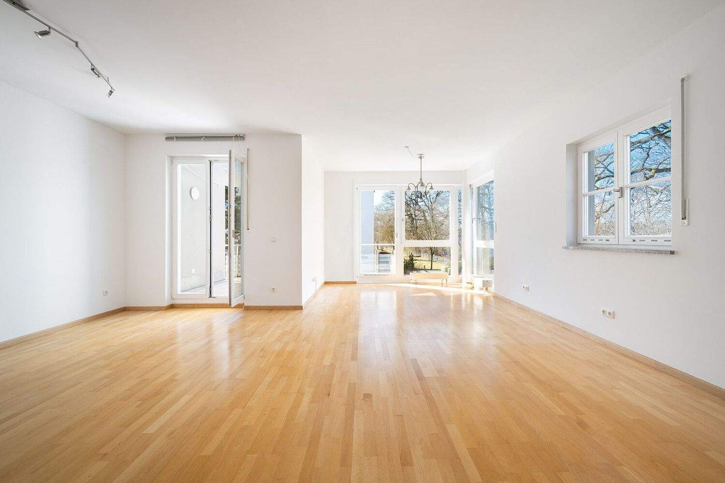 Gepflegte Drei-Zimmer Wohnung in absolut ruhiger Lage in Alt-Solln – München – Vorschaubild 3
