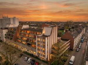 3-ZI.-WHG. MIT ANGRENZENDEM APARTMENT, DACHTERASSE UND 2 PKW-STELLPLÄTZEN IN CITYNÄHE ZU KAUFEN!!