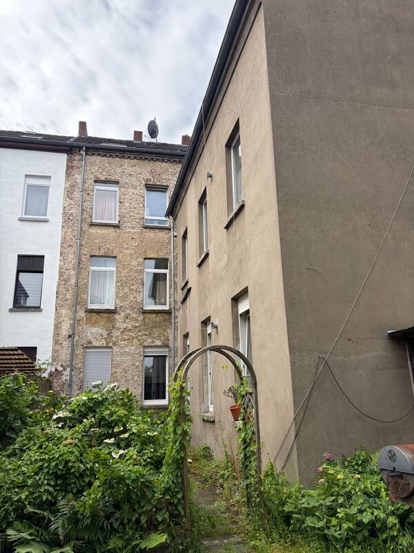 Mehrfamilienhaus in 47805 Krefeld mit 314 m² kaufen