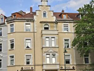 Sanierter Altbau! 3-Zi-Wohnung mit Balkon im 1.OG im beliebtem Martinsviertel
