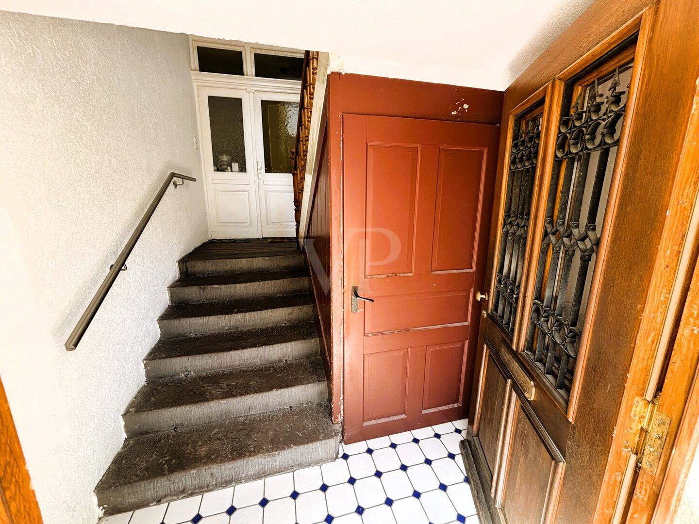 Zentrale Lage, 3 WE im Altbaustil mit hohen Räumen und moderner Außenansicht – Nagold – Vorschaubild 6