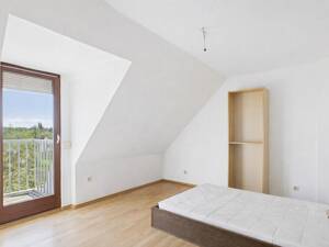 Dachgeschosswohnung mit Kamin und außergewöhnlichem Gestaltungspotenzial – 81547 München – Vorschaubild 6