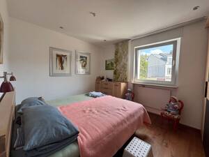 Freistehendes Zweifamilienhaus mit Garten und Garage - tolles Zuhause mit vielfältigen Möglichkeiten – 60388 Frankfurt am Main – Vorschaubild 8
