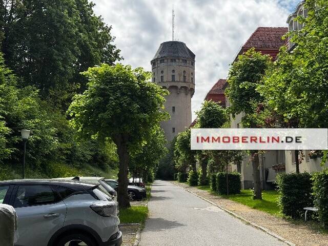 IMMOBERLIN.DE - Charmante Altbauwohnung mit Loggia & Pkw-Stellplatz in idyllischer Lage