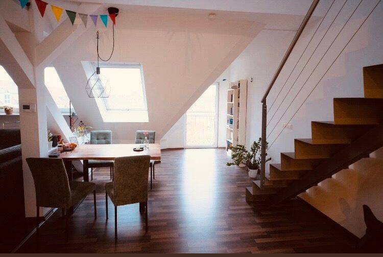 Lichtdurchflutete und zentrumsnahe Maisonettewohnung über den Dächern mit Blick ins Grüne und – Nürnberg – Vorschaubild 4
