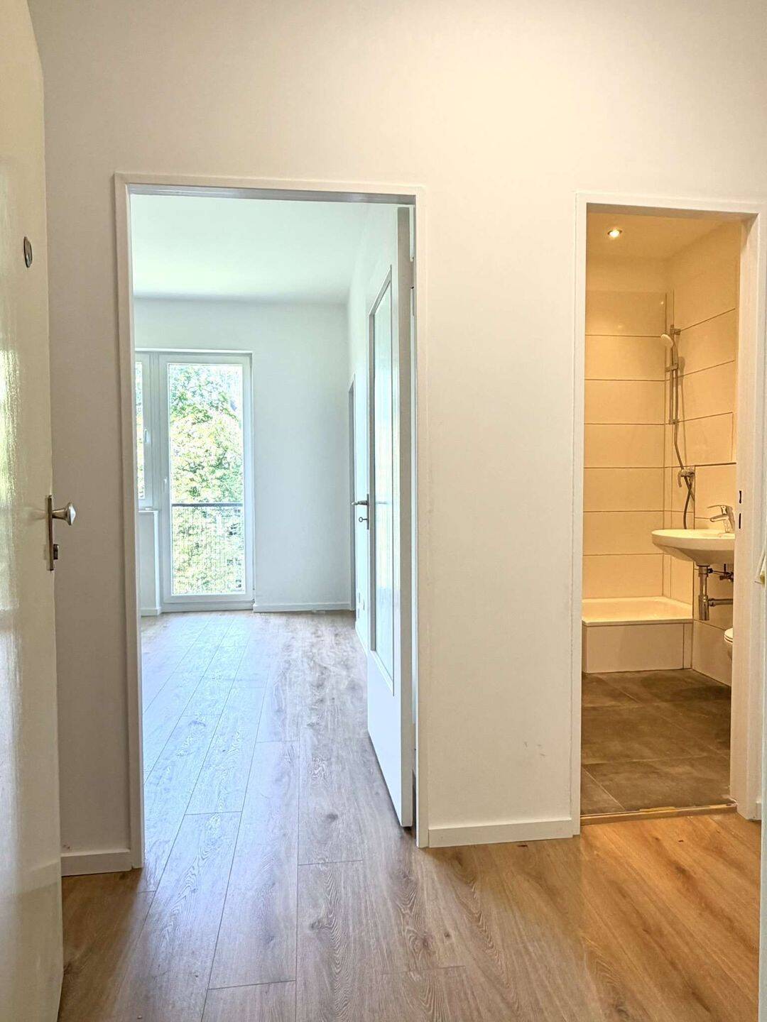 Sanierte 1 Zimmerwohnung mit tollem Ausblick im Dachgeschoss des Hauses