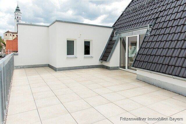 Stilvolles Penthouse - Designküche, sonnige Dachterrasse und Carport