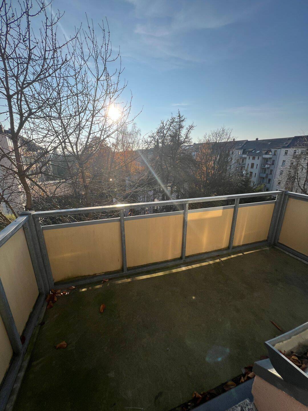 **freundliche, helle DG-Wohnung, 4-Raum mit Balkon** – Chemnitz – Vorschaubild 2