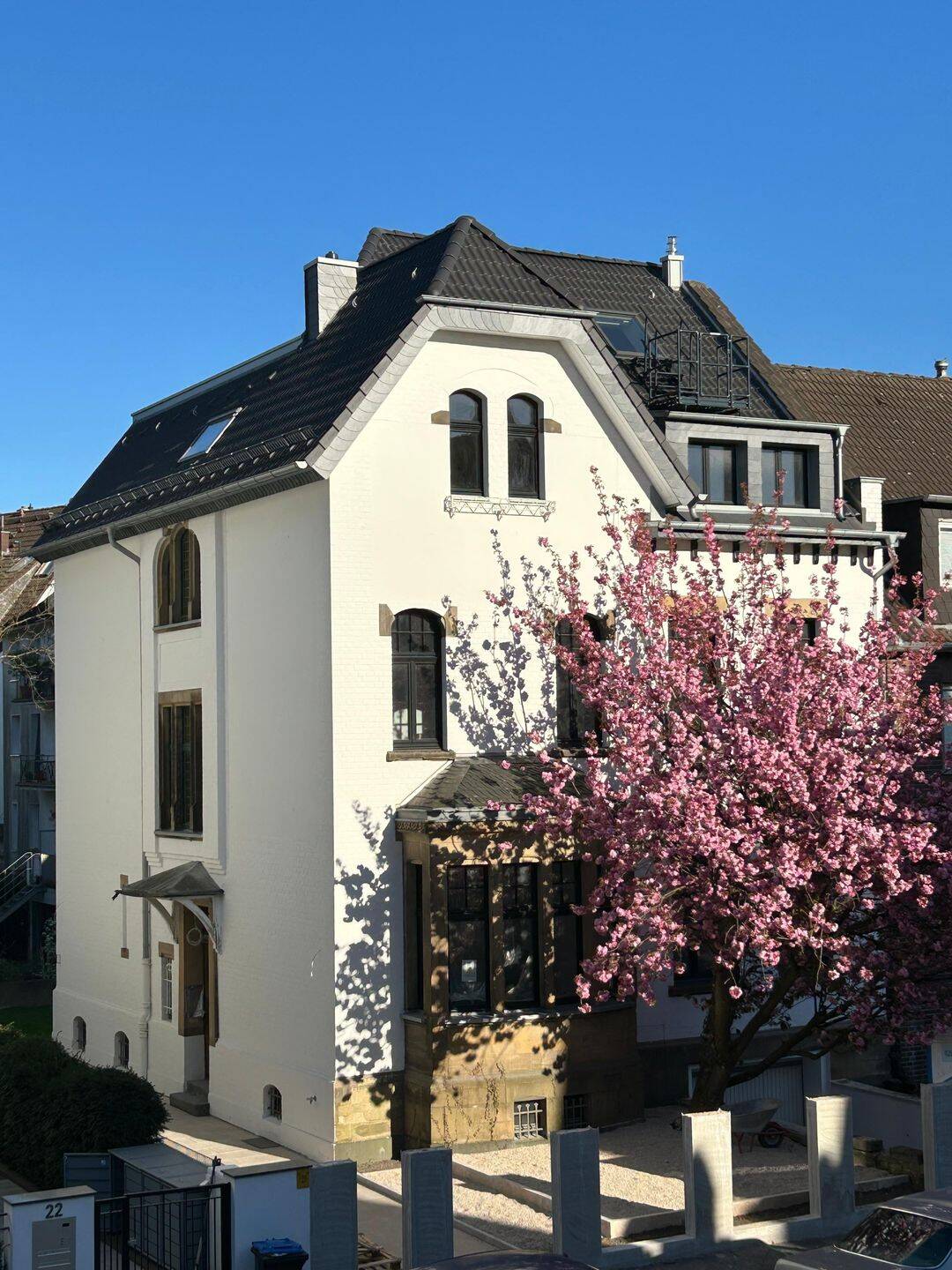 Erstbezug nach Kernsanierung - Dachterrassenwohnung in ruhiger Lage