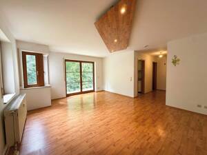 Ruhelage am Georgenberg: 1-Zimmer-Wohnung mit Terrasse ins Grüne! – 72762 Reutlingen – Vorschaubild 2