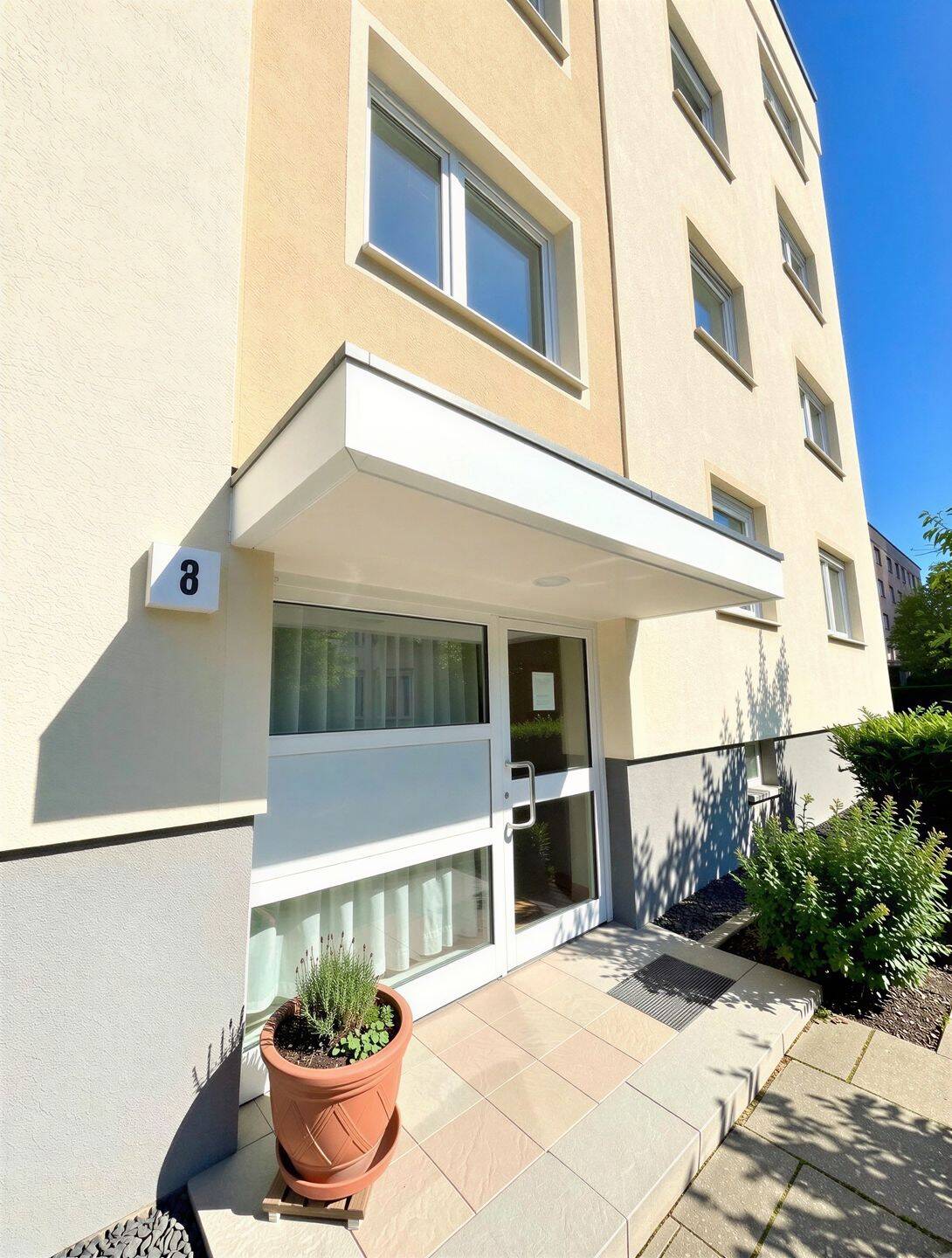 3-Zimmer-Wohnung mit Balkon und Stellplatz - solide Kapitalanlage in Wiesbaden – Wiesbaden – Vorschaubild 2