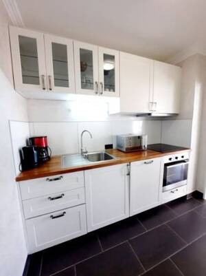 Top Wohnung / neues Vollbad/ EBK/ Fußbodenheizung/ 2 Balkone/ möbliert/ lichtdurchflutet/ frei ab 01.10.2026 – 22041 Hamburg – Vorschaubild 8