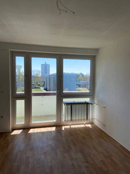 Nette Nachbarn gesucht: Tolle 2 Zimmerwohnung im Stadtteil Bauernfeind mit Balkon! – Nürnberg – Vorschaubild 3