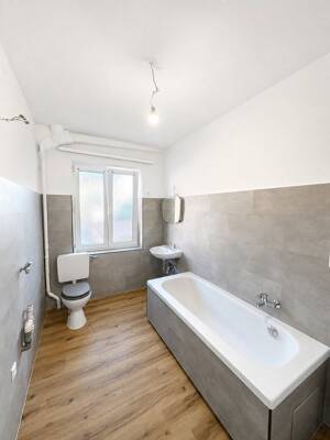 Provisionsfrei und frisch renoviert - 4 Zimmer Innenstadtwohnung! – 89231 Neu-Ulm – Vorschaubild 3