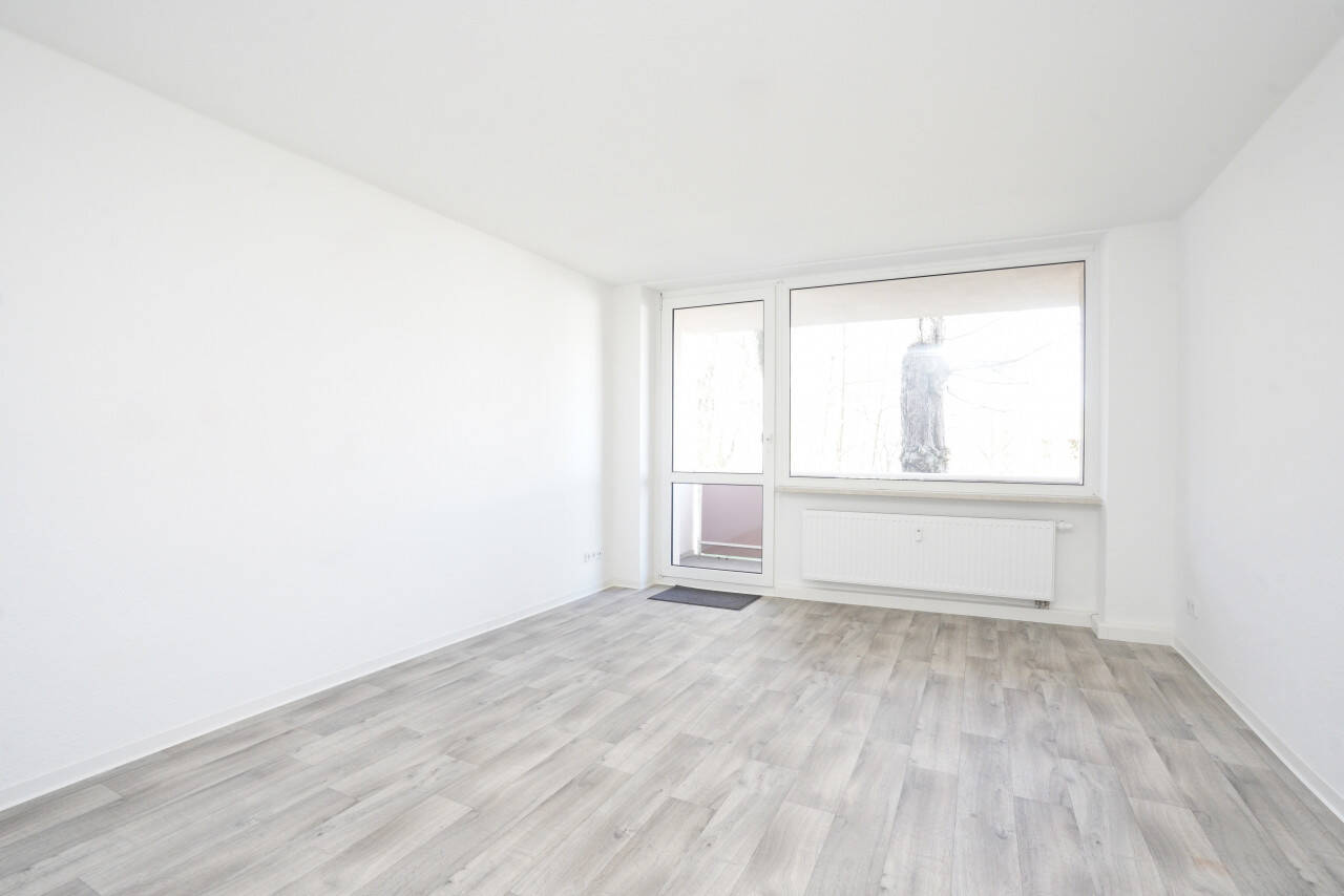 Balkon / Wanne & ebenerdige Dusche / Modern – Chemnitz – Vorschaubild 9
