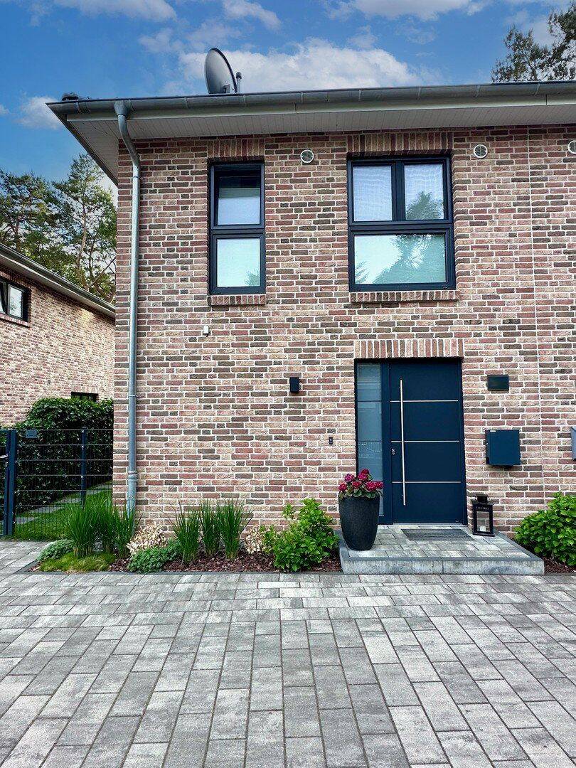 Fast wie Neubau: DHH in Duvenstedt, Bj. 2022 - hochwertig, energieeffizient und naturnah – Hamburg – Vorschaubild 2