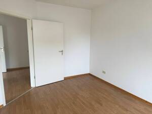 Geräumige 2-Zimmer-Wohnung mit EBK und BALKON in ruhiger Wohnlage – 47119 Duisburg – Vorschaubild 6