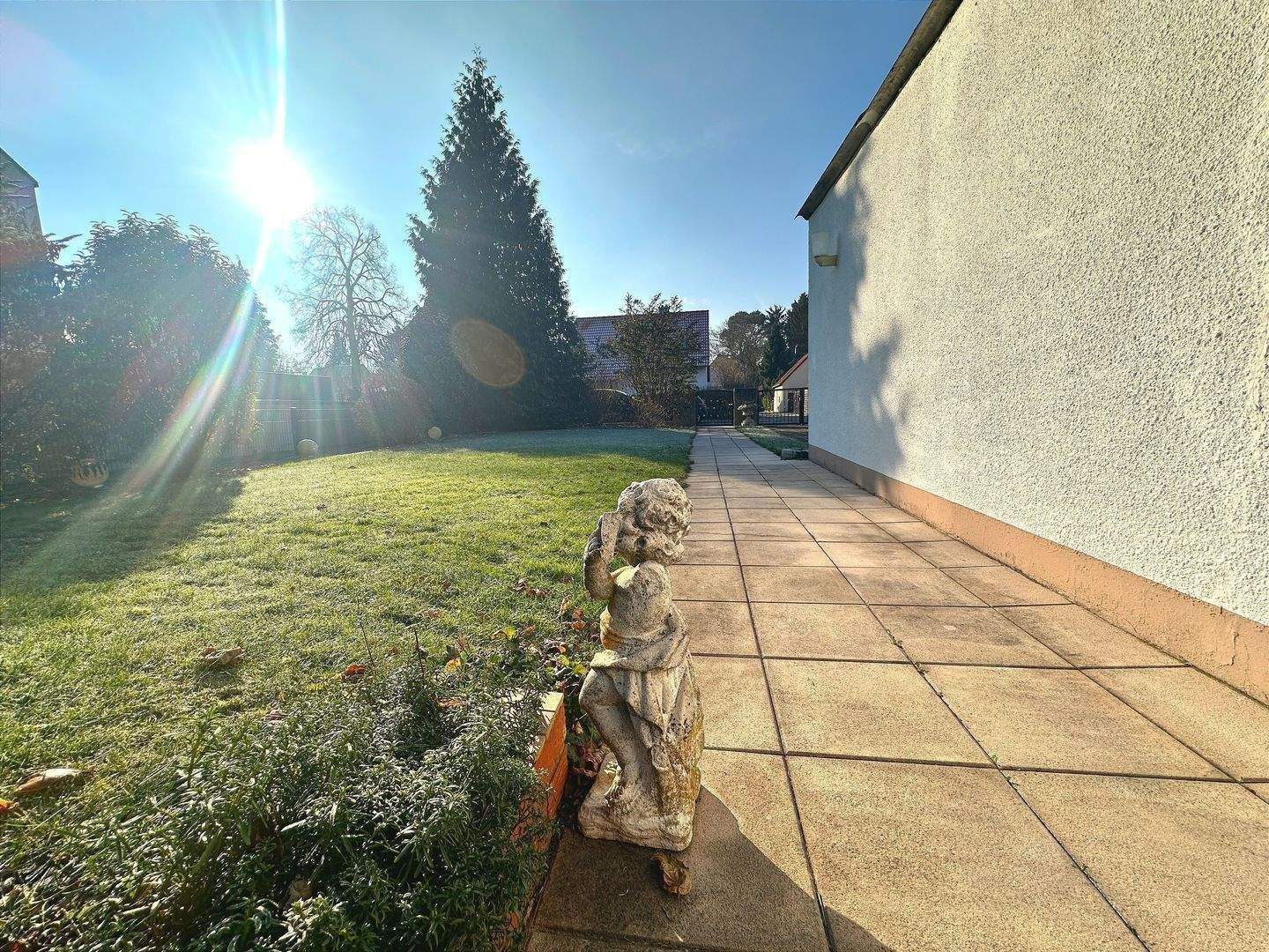 Wohnen auf einer Ebene: Großzügiger 7-Zimmer-Bungalow mit Gartenidylle in begehrter Lage Nürnberg-Eibach – Nürnberg – Vorschaubild 7