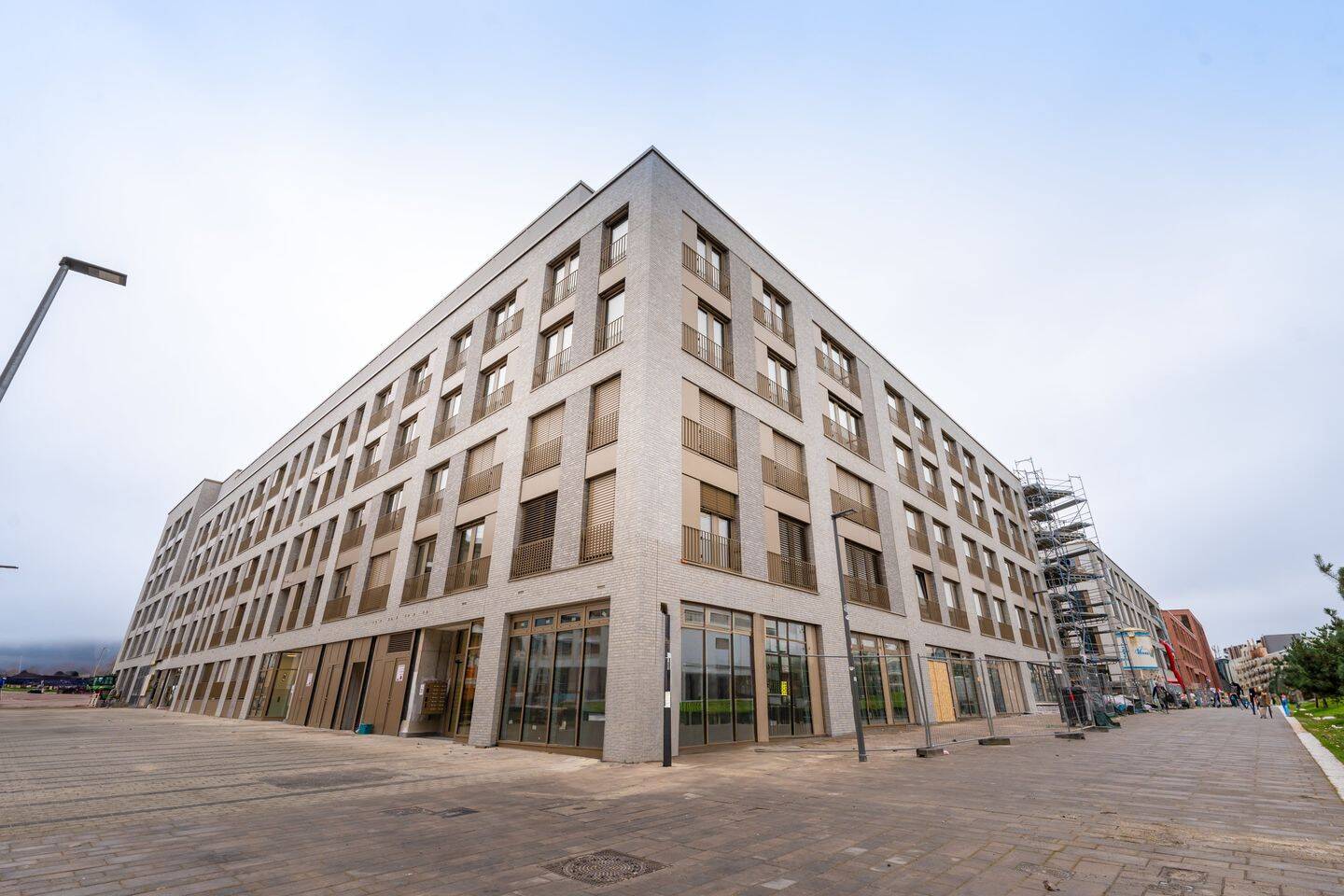 Topmoderne und vollmöblierte Maisonettewohnungen mit Blick über Stuttgart – Stuttgart – Vorschaubild 2