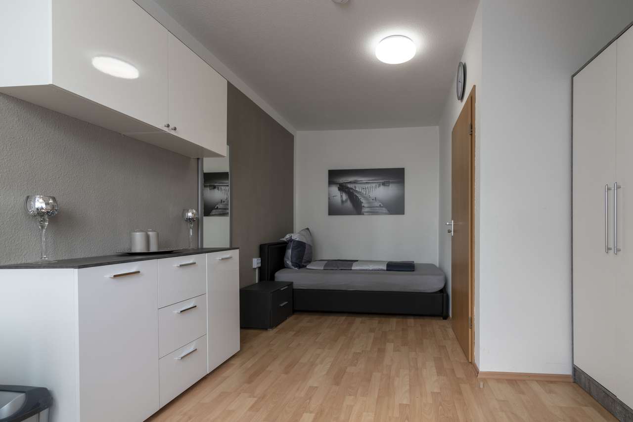 WG Zimmer in Pforzheim Zentrum in möbelierter 3er WG - 550 Meter vom HBF Pforzheim – Pforzheim – Vorschaubild 3