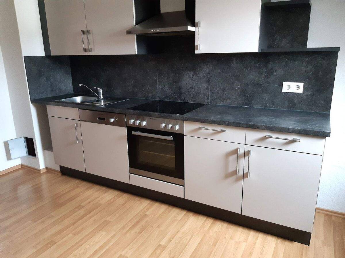 * mit Küche ! * 2 Zimmer Wohnung in Werdau zu vermieten! – 8412 Werdau – Bild 1 von 5