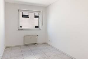 Lichtdurchflutete 4-Zimmer Wohnung mit 2 Balkonen, Garage & Stellplatz – 51149 Köln – Vorschaubild 8