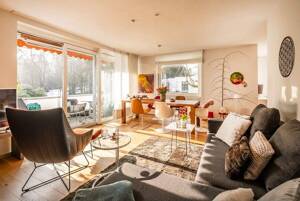 Kernsanierte Wohnung, eingebettet im hauseigenen Park mit Teich, Tennis- und Spielplatz – 22587 Hamburg – Vorschaubild 5
