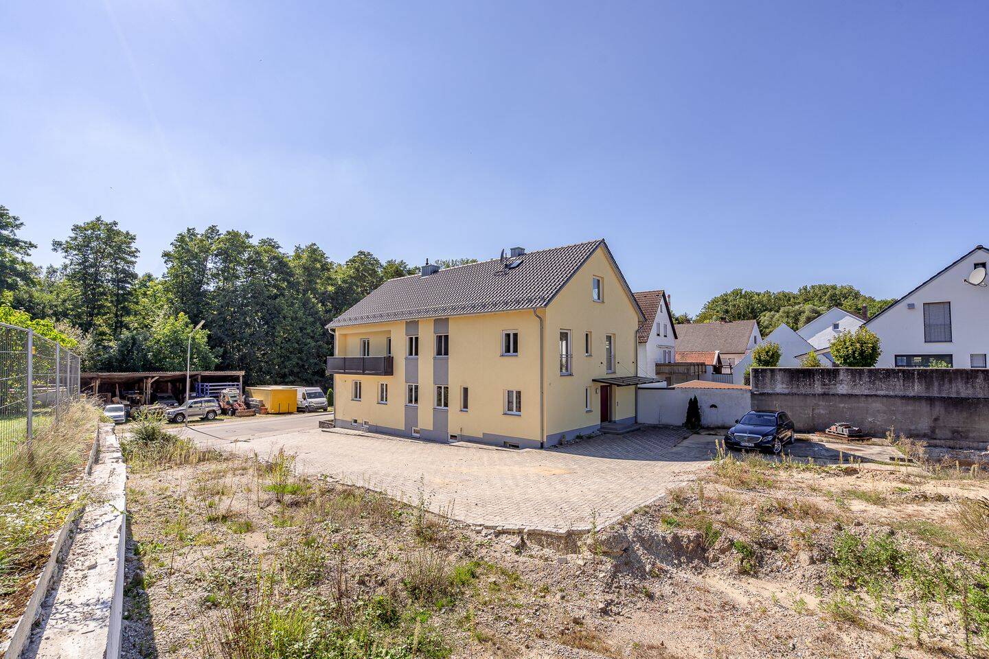 Freistehendes 2 Parteienhaus mit Ausbaupotenzial in bester Wohnlage! – Großmehring – Bild 1 von 9