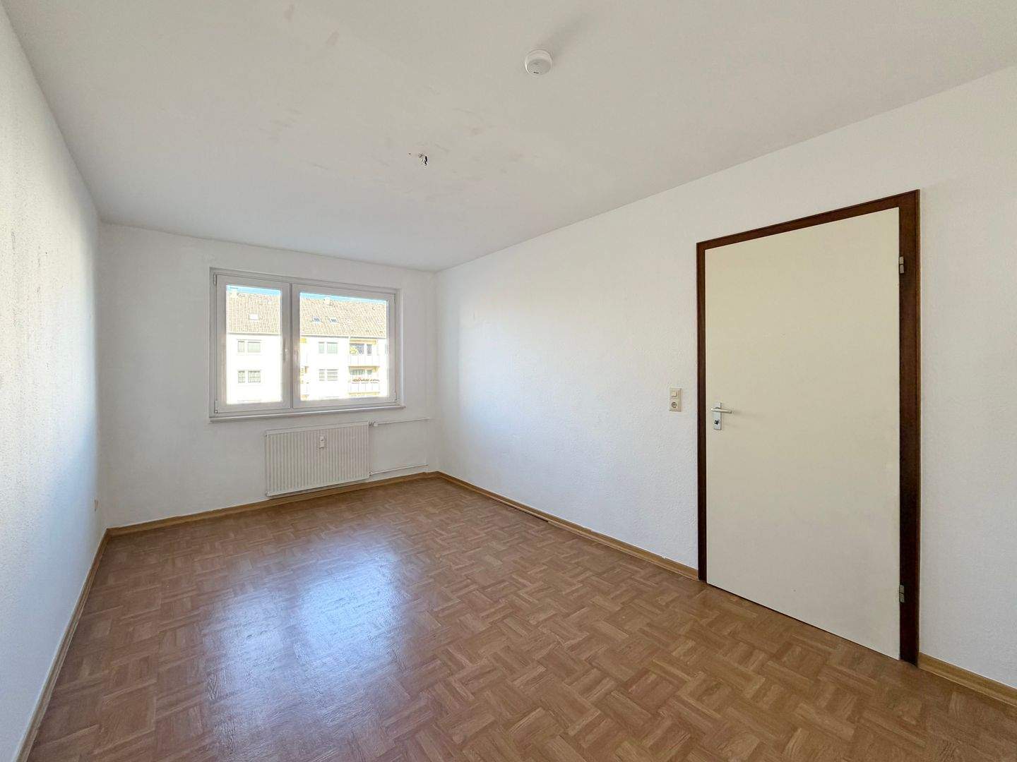 Helle + großzügige 2-Zimmer-Wohnung mit sonnigem Balkon in ruhiger & zentrumsnaher Lage – Hannover – Vorschaubild 9