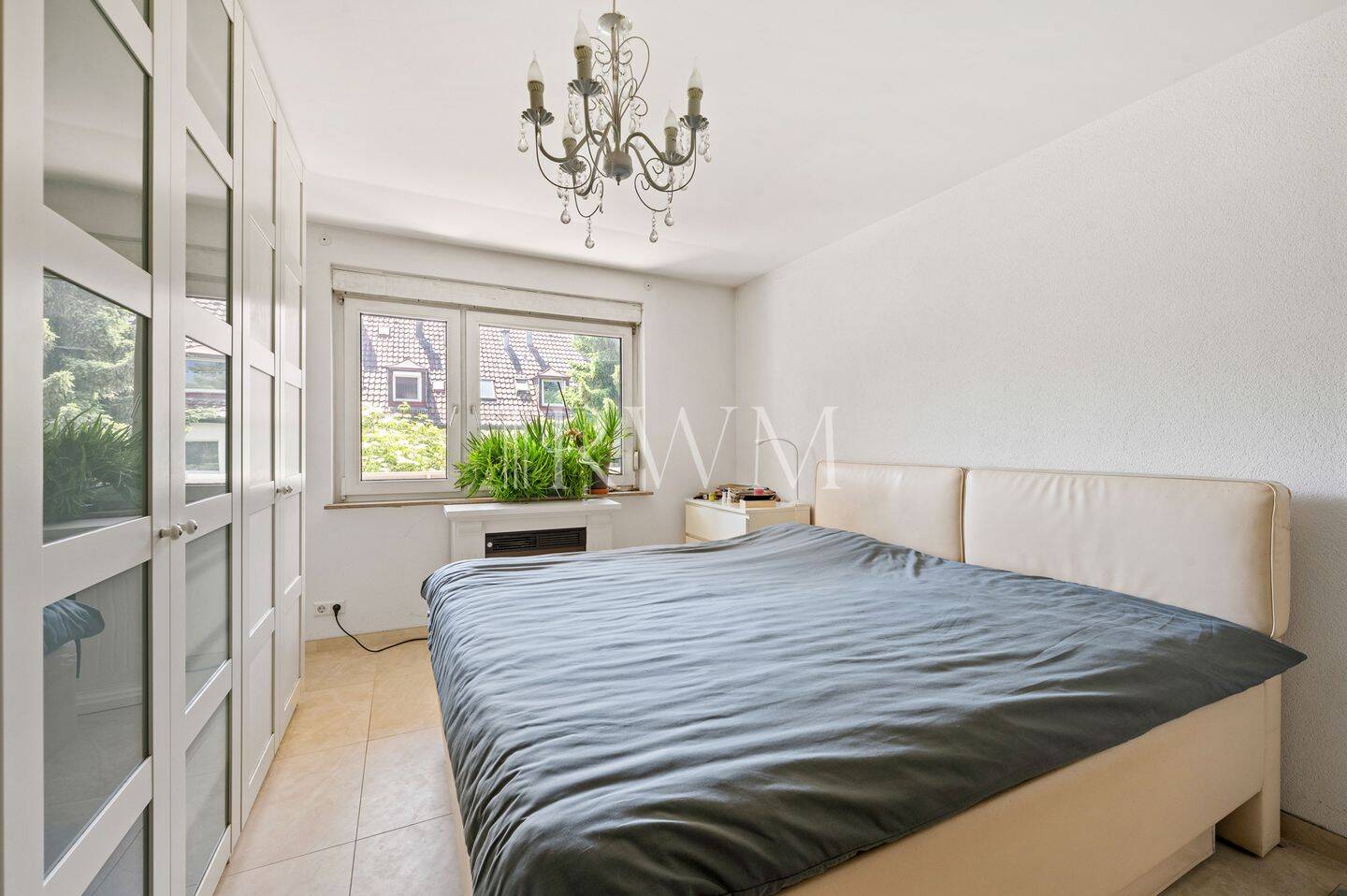 Hochwertig renovierte 5,5-Zimmer-Wohnung mit Balkon in grüner Umgebung (Stuttgart-Zuffenhausen) – Stuttgart – Vorschaubild 6