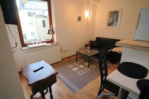 Wohnen im Kunst- & Kulturveedel Kölns: Möblierte 2-Zimmer Wohnung in Ehrenfeld – 50823 Köln – Vorschaubild 2