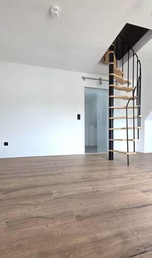 Schönes 1 Zimmer Dachgeschoßapartment zu verkaufen – 26135 Oldenburg – Vorschaubild 6
