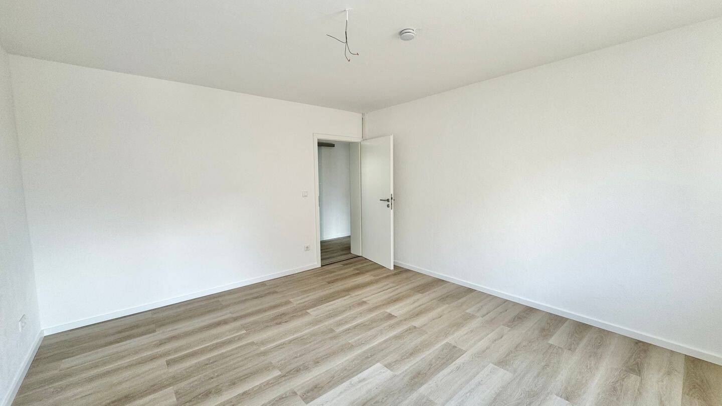 Nähe Wöhrder Wiese ! Renovierte, helle 3-ZW 83 m², Laminat, Balkon zu Pegnitz, 5. OG mit Aufzug – Nürnberg – Vorschaubild 9