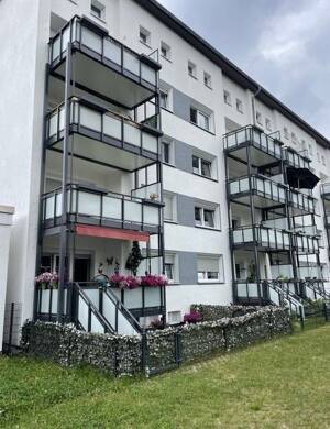 Einzug kurzfristig möglich!!! sehr schöne 2,5-Zi.-Wohnung mit Balkon