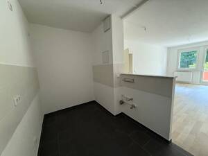 Großzügige 3RWE mit offener Küche und Balkon über die gesamte Breite der Wohnung! – 4289 Leipzig – Vorschaubild 5