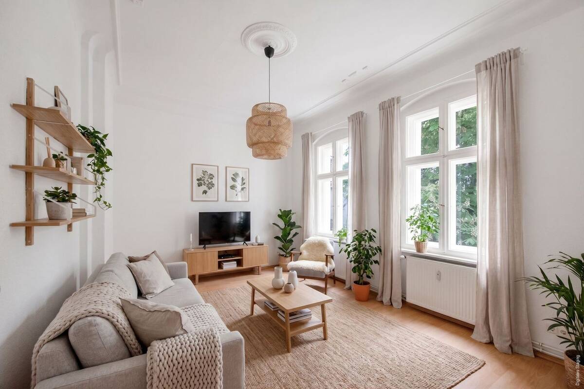 Charmante 2-Zimmer-Wohnung mit Stuck in Prenzlauer Berg – 10439 Berlin – Bild 1 von 9