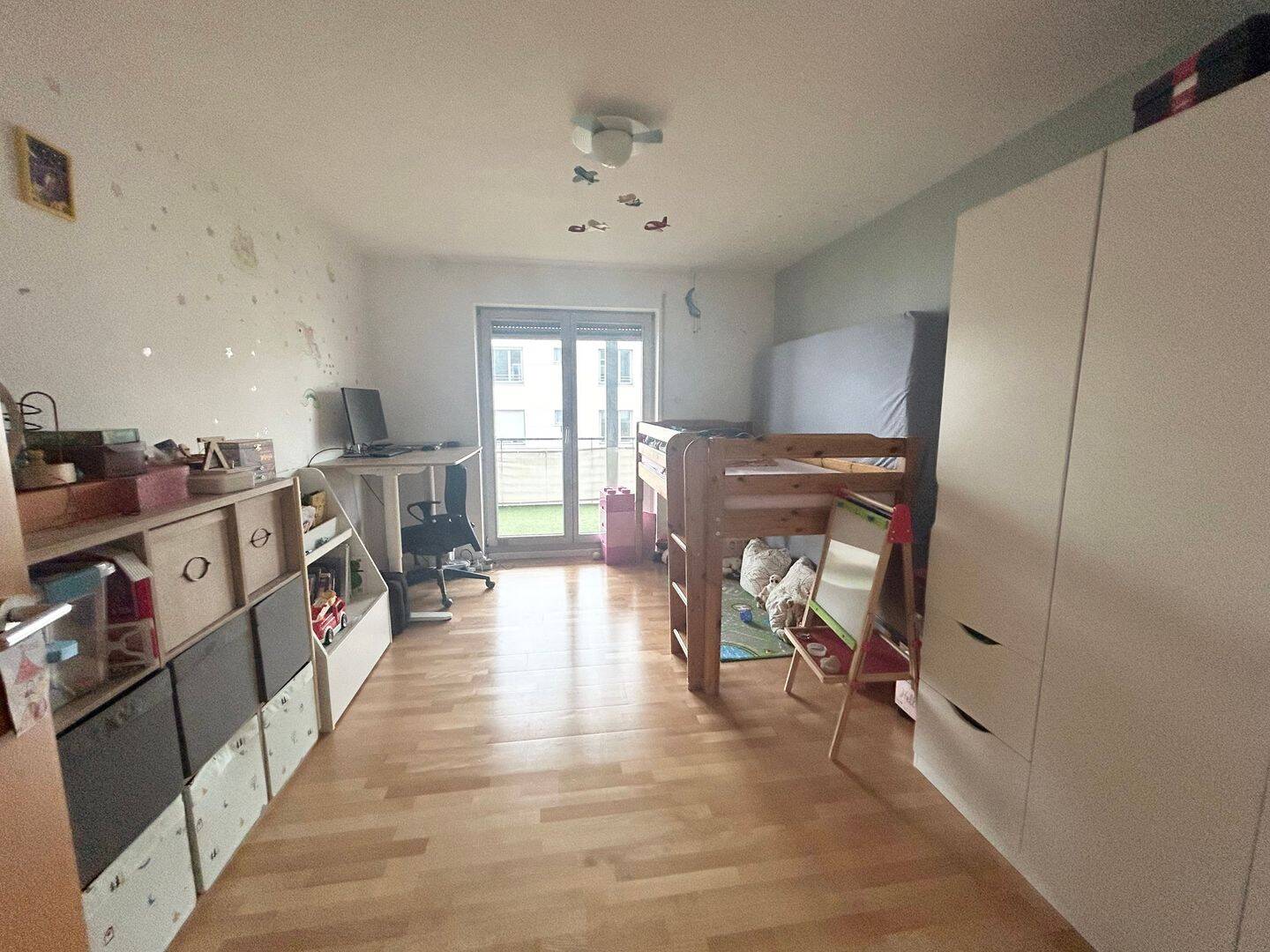 4-Zimmer-Wohnung mit 122 m² in Weinstadt-Endersbach (S-Bahn-nah, mit Aufzug Barrierefrei) – Weinstadt – Vorschaubild 5