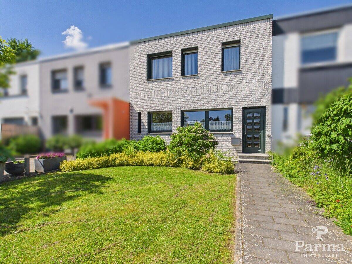 Gepflegtes Reihenmittelhaus in ruhiger Lage von Düren – Düren – Bild 1 von 9