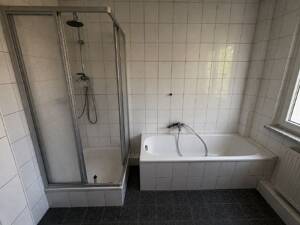 Für Sie frisch renoviert: Jetzt schnell sein! Helle 3-Raum-Wohnung mit Balkon – 7552 Gera – Vorschaubild 2