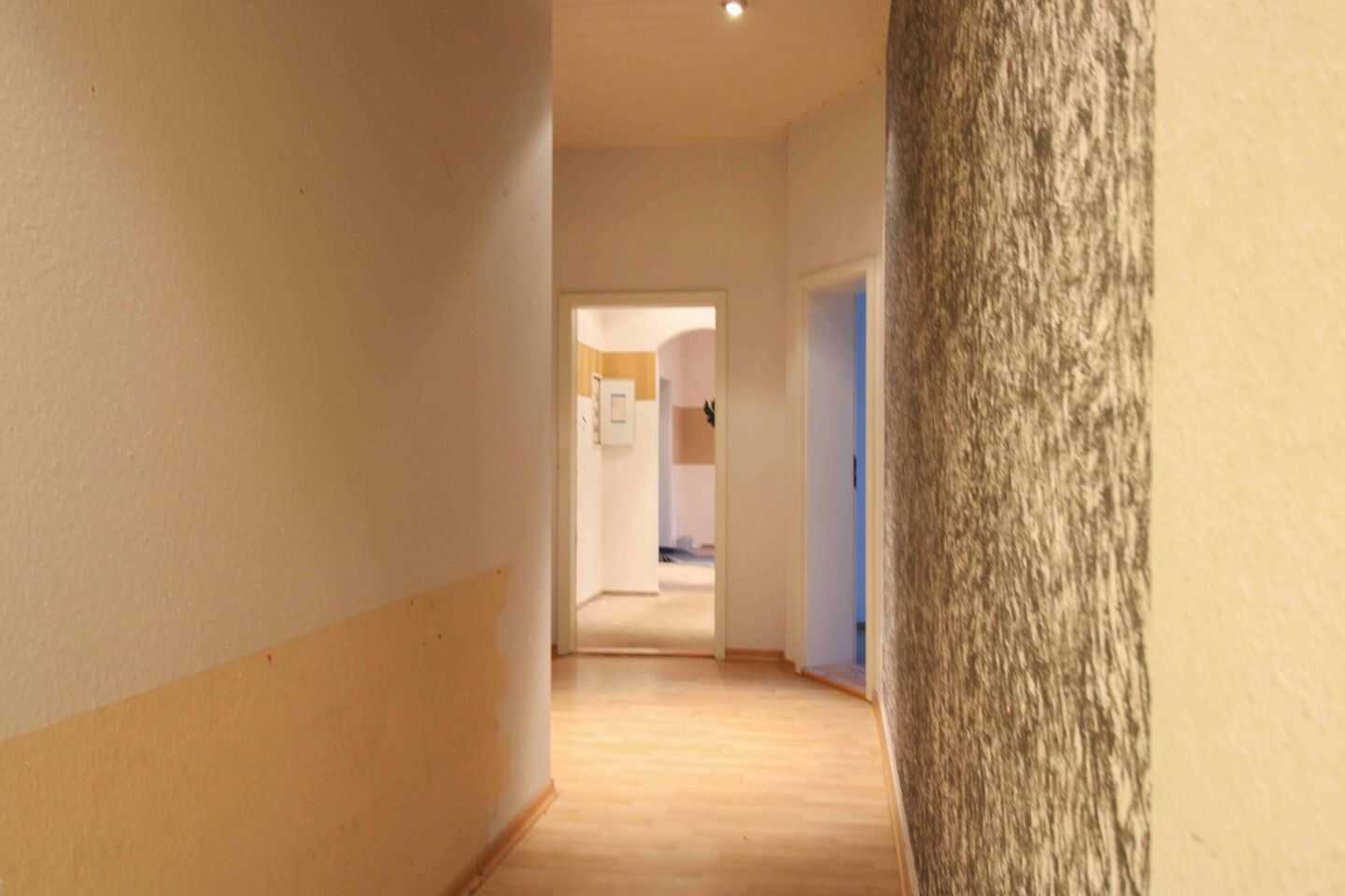 Bezugsfreie 4-Zi.-Maisonettewohnung mit Entwicklungspotenzial in urbaner Lage von Chemnitz-Kappel – Chemnitz – Vorschaubild 3