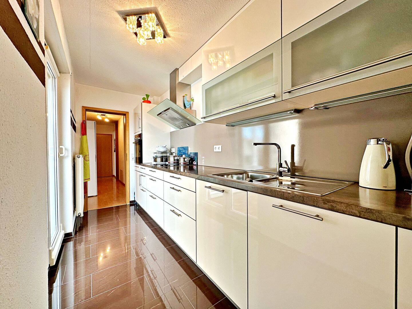 CITYLIFE MIT KOMFORT - Helle 3Z-Wohnung mit EBK, Tiefgarage & 2 Sonnenbalkonen – Stuttgart – Vorschaubild 6