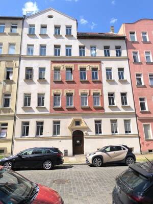 Eigennutzung sofort! Leerstehende 3-ZKB-Eigentumswohnung im soliden Gründerzeit-Altbau