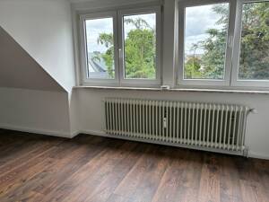 ## Nähe Mercedes, Rheinmetall, 2 Zi. mit 15 m² Dachterrasse, Laminat , EBK ## – 28309 Bremen – Vorschaubild 5