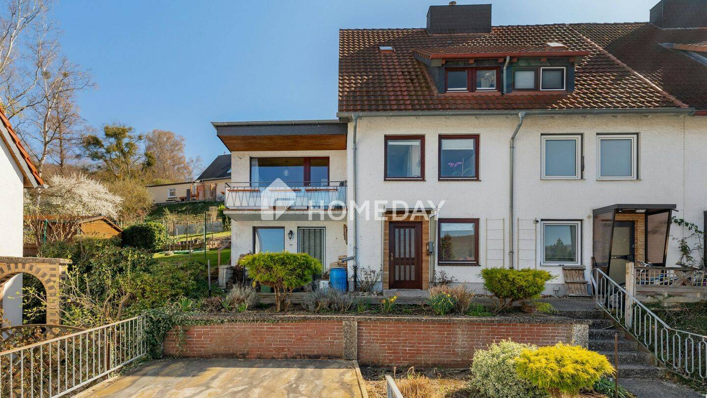 Ein Zuhause zum Wohlfühlen: Reihenhaus mit Garten und großzügigem Raumkonzept – Bad Salzdetfurth – Bild 1 von 9